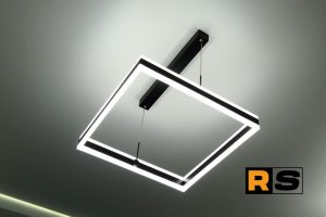 Ремонт Тур Агентства у Сумах. Сучасна натяжна стеля, підвісне освітлення